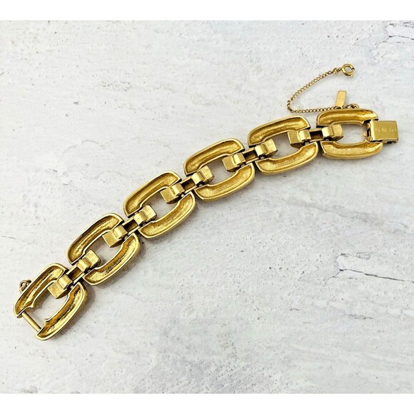 Big Bold Gold Tone Textured Square Link Bracelet Monet Vintage 1970s Sz 7.25 - Picture 8 of 8